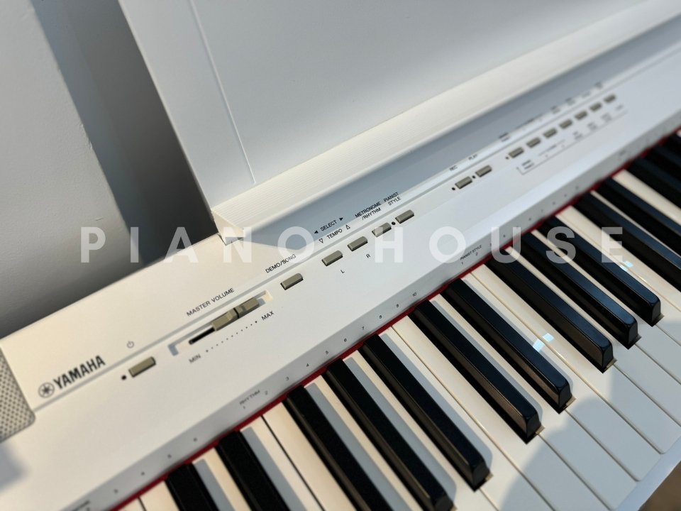 Cận cảnh YAMAHA P-105 (3 pedals) tại Piano House